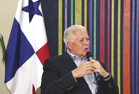 Biblioteca Nacional rinde homenaje al expresidente Ernesto Pérez Balladares Biblioteca Nacional rinde homenaje al expresidente Ernesto Pérez Balladares