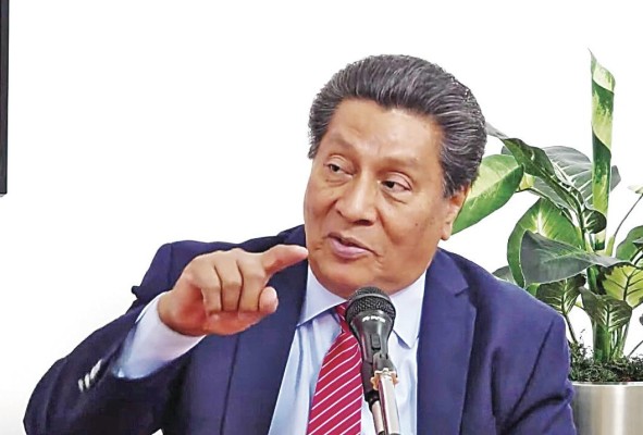 Rolando Gordón, economista y docente universitario Rolando Gordón, economista y docente universitario