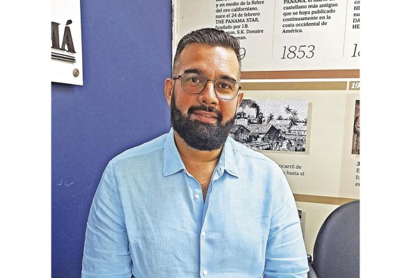 El abogado Antonio Tercero González viste a Santa Librada en 2023. El abogado Antonio Tercero González viste a Santa Librada en 2023.