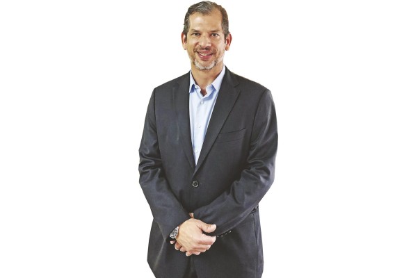 Luis Eleta, gerente comercial de Air Panamá Luis Eleta, gerente comercial de Air Panamá