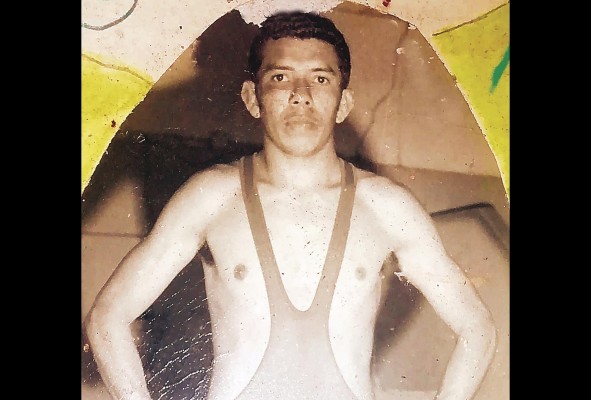 El veragüense Wanelge Castillo estuvo 12 años en la lucha, tiempo en el que logró ganar medallas en juegos regionales. El veragüense Wanelge Castillo estuvo 12 años en la lucha, tiempo en el que logró ganar medallas en juegos regionales.