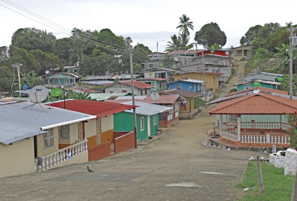Vista del pueblo de Saboga, aún falta pavimento en la mayor parte de los caminos. Vista del pueblo de Saboga, aún falta pavimento en la mayor parte de los caminos.
