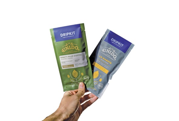 Prepararse un geisha o el 'blend de la casa' es ahora mucho más sencillo con este kit que incluye el 'brewer', el filtro de papel y el café Prepararse un geisha o el 'blend de la casa' es ahora mucho más sencillo con este kit que incluye el 'brewer', el filtro de papel y el café