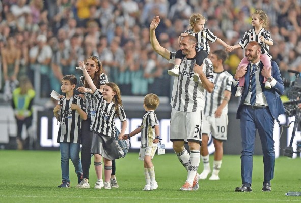 Giorgio Chiellini durante su despedida en el estadio de la Juventus. Giorgio Chiellini durante su despedida en el estadio de la Juventus.