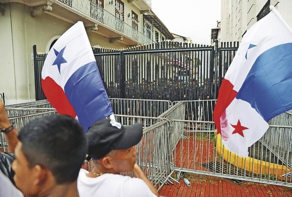 Los predios de la Presidencia estuvieron custodiados por el SPI. Los predios de la Presidencia estuvieron custodiados por el SPI.