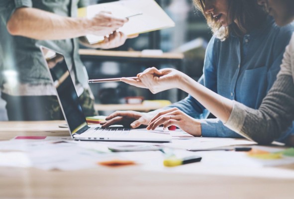 La implementación de nuevas ideas también requiere consistencia. La implementación de nuevas ideas también requiere consistencia.