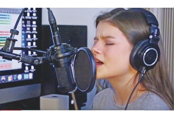 Giulia ofreció un concierto de casi tres horas de duración en su canal de YouTube. Giulia ofreció un concierto de casi tres horas de duración en su canal de YouTube.