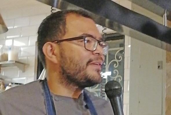 El chef Sergio Landero explicó las técnicas utilizadas en las preparaciones. El chef Sergio Landero explicó las técnicas utilizadas en las preparaciones.