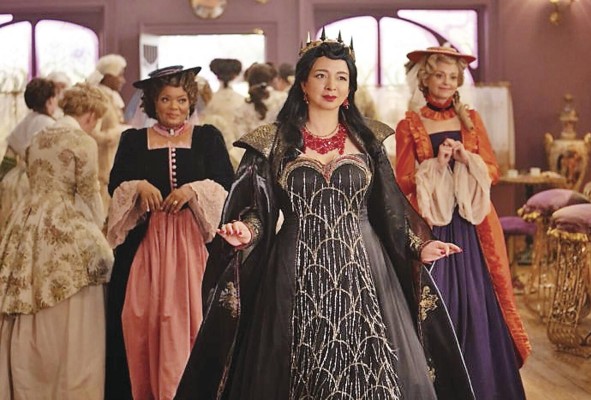 Rosaleen (Yvette Nicole Brown), Malvina (Maya Rudolph) y Ruby (Jayma Mays), el maléfico trio de la película. Rosaleen (Yvette Nicole Brown), Malvina (Maya Rudolph) y Ruby (Jayma Mays), el maléfico trio de la película.