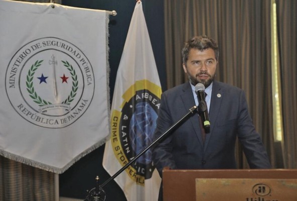 Gastón Shulmeister, director del Departamento contra el Crimen Transnacional y Delincuencia Organizada de la OEA. Gastón Shulmeister, director del Departamento contra el Crimen Transnacional y Delincuencia Organizada de la OEA.
