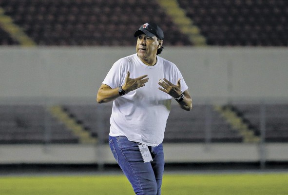 Con el San Francisco F.C. alcanzó el subcampeonato en el Clausura 2019, empatando 1-1 y perdiendo la final por penales ante el CAI, el otro club de Panamá Oeste que le disputa las preferencias en la provincia. Con el San Francisco F.C. alcanzó el subcampeonato en el Clausura 2019, empatando 1-1 y perdiendo la final por penales ante el CAI, el otro club de Panamá Oeste que le disputa las preferencias en la provincia.