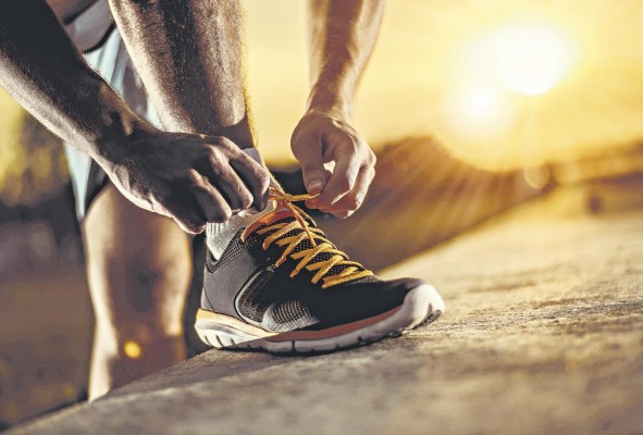 En el mercado hay zapatillas versátiles que se adaptan a varios tipos de entrenamiento. En el mercado hay zapatillas versátiles que se adaptan a varios tipos de entrenamiento.