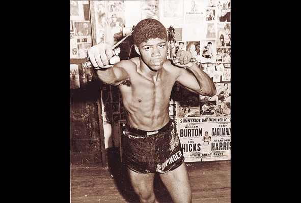 La elasticidad en brazos y piernas fue la característica principal del quinto campeón mundial, que tuvo Panamá en el boxeo. La elasticidad en brazos y piernas fue la característica principal del quinto campeón mundial, que tuvo Panamá en el boxeo.