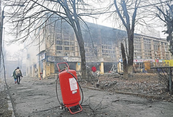 Vista de varios edificios destruidos tras el bombardeo ruso a la torre de televisión de Kiev (Ucrania). Vista de varios edificios destruidos tras el bombardeo ruso a la torre de televisión de Kiev (Ucrania).