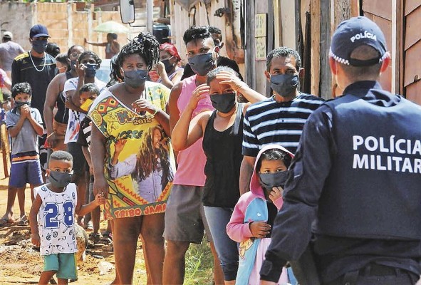 La pobreza en Latinoamérica es un problema urgente a resolver. La pobreza en Latinoamérica es un problema urgente a resolver.
