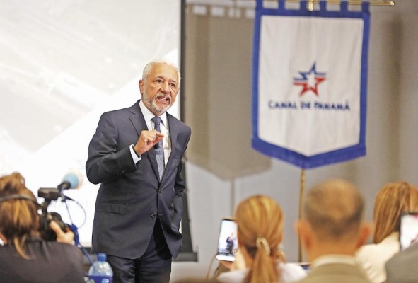 El administrador del Canal, Ricaurte Vásquez, realizó una conferencia de prensa para explicar las medidas de la entidad. El administrador del Canal, Ricaurte Vásquez, realizó una conferencia de prensa para explicar las medidas de la entidad.