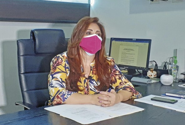 Ha escrito innumerables artículos en medios de comunicación. Ha escrito innumerables artículos en medios de comunicación.