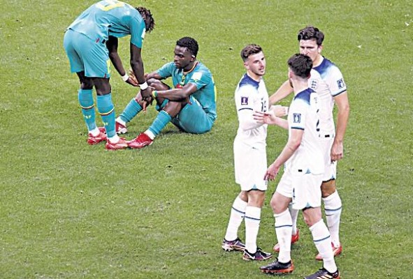 Inglaterra celebra tras vencer a Senegal en los octavos de final del Mundial de Fútbol Catar 2022. Inglaterra celebra tras vencer a Senegal en los octavos de final del Mundial de Fútbol Catar 2022.