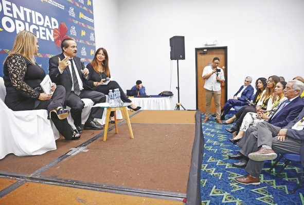 “Así de simple” es la frase coloquial con que Gerardo Berroa finaliza sus editoriales. “Así de simple” es la frase coloquial con que Gerardo Berroa finaliza sus editoriales.