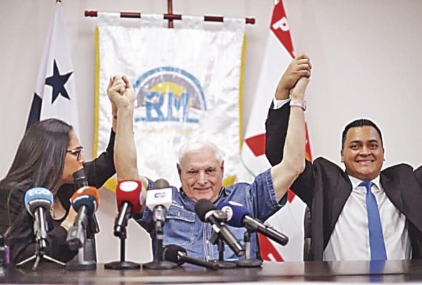 Zulay Rodríguez, Ricardo Martinelli y Rubén Darío Campos, hijo. Zulay Rodríguez, Ricardo Martinelli y Rubén Darío Campos, hijo.