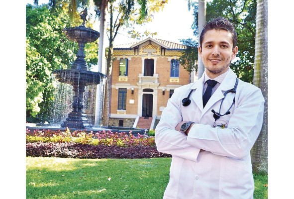 El doctor Noreña es afiliado de Harvard Medical School y certificado en bioestadística por Harvard Catalyst. El doctor Noreña es afiliado de Harvard Medical School y certificado en bioestadística por Harvard Catalyst.