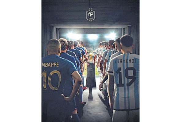 A la FIFA y a la IFAB posiblemente le llegue la inquietud de si no se debe establecer un “pie ético” que no se debe traspasar en la tanda de penales. A la FIFA y a la IFAB posiblemente le llegue la inquietud de si no se debe establecer un “pie ético” que no se debe traspasar en la tanda de penales.
