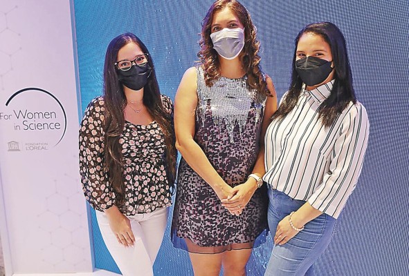 Cindy Fu, Dra. Sandra López Verdes y Yanelys Jaén Cindy Fu, Dra. Sandra López Verdes y Yanelys Jaén