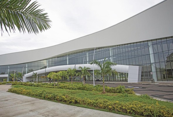 El centro de convenciones de Panamá (PCC), está ubicado en Amador, en las riberas del Canal de Panamá. El centro de convenciones de Panamá (PCC), está ubicado en Amador, en las riberas del Canal de Panamá.