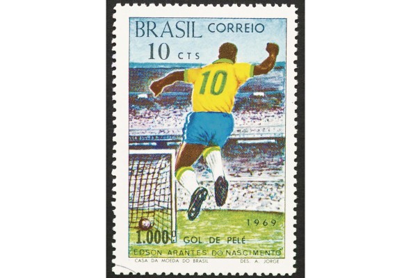 Estampilla de 1969 conmemorativa del gol 1.000 de Pelé. Un año después, el astro brasileño convertiría a México 70 en la cúspide de su carrera. Estampilla de 1969 conmemorativa del gol 1.000 de Pelé. Un año después, el astro brasileño convertiría a México 70 en la cúspide de su carrera.