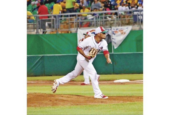 Andy Otero se desempeña como lanzador y juega para el equipo de Chiriquí. Andy Otero se desempeña como lanzador y juega para el equipo de Chiriquí.
