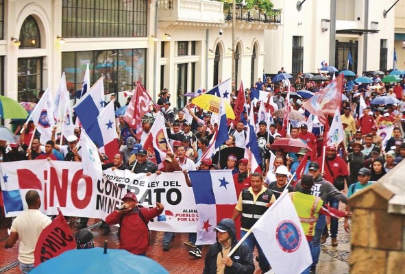 El Estado panameño no ha logrado superar los persistentes niveles de pobreza, corrupción y desigualdad existentes. El Estado panameño no ha logrado superar los persistentes niveles de pobreza, corrupción y desigualdad existentes.
