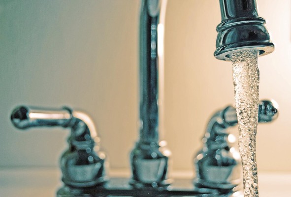 La OEA plantea que la cobertura en promedio de áreas con acceso a agua potable es amplia. La OEA plantea que la cobertura en promedio de áreas con acceso a agua potable es amplia.