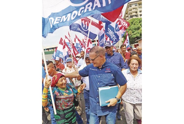 Pedro Miguel González, precandidato presidencial por el PRD Pedro Miguel González, precandidato presidencial por el PRD