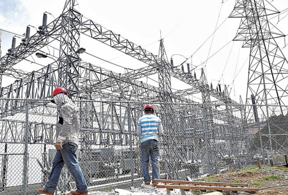 El suministro eléctrico se convierte en un motivo constante de preocupación para miles de residentes en las provincias de Panamá y Panamá Oeste El suministro eléctrico se convierte en un motivo constante de preocupación para miles de residentes en las provincias de Panamá y Panamá Oeste
