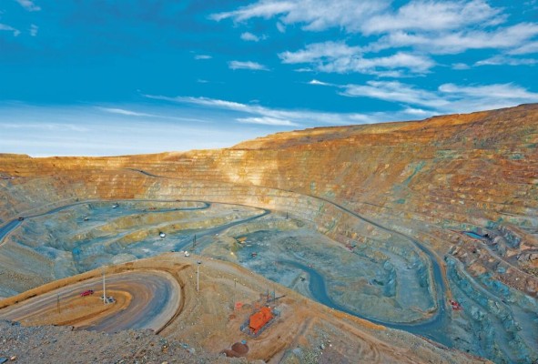 Huella del agua de la industria minera a cielo abierto y sus impactos ambientales Huella del agua de la industria minera a cielo abierto y sus impactos ambientales