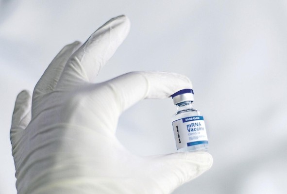 Las vacunas para prevenir la enfermedad ocasionada por el SARS-CoV-2 representan la mejor esperanza para terminar con la pandemia. Las vacunas para prevenir la enfermedad ocasionada por el SARS-CoV-2 representan la mejor esperanza para terminar con la pandemia.