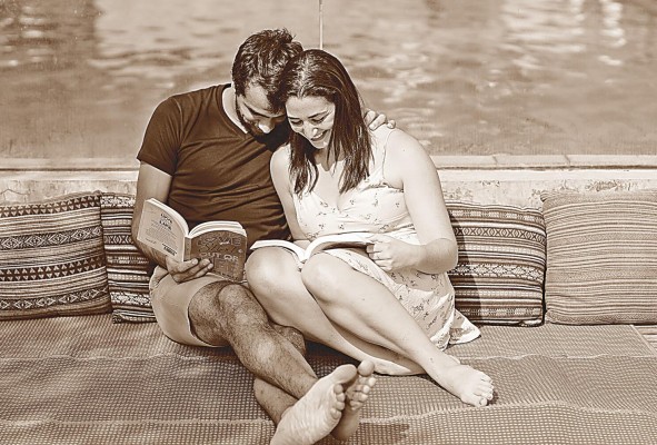 Ser sapiosexuales significa ver la inteligencia del otro como principal atractivo para la seducción. Ser sapiosexuales significa ver la inteligencia del otro como principal atractivo para la seducción.
