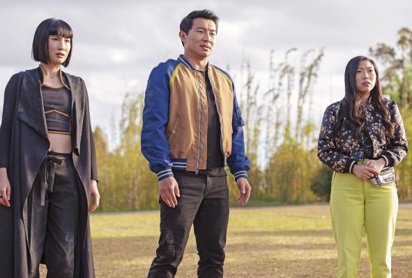 Simu Liu se estrena como actor en Marvel, junto a Awkwafina y Fala Chen. Simu Liu se estrena como actor en Marvel, junto a Awkwafina y Fala Chen.