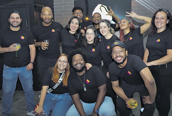 Hace unos días La Tapa del Coco festejó junto con familiares, amigos y clientes, los 10 años de un movimiento cultural. Hace unos días La Tapa del Coco festejó junto con familiares, amigos y clientes, los 10 años de un movimiento cultural.