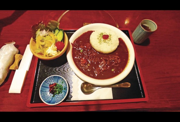 El arroz es parte fundamental en la dieta de los japoneses. El arroz es parte fundamental en la dieta de los japoneses.