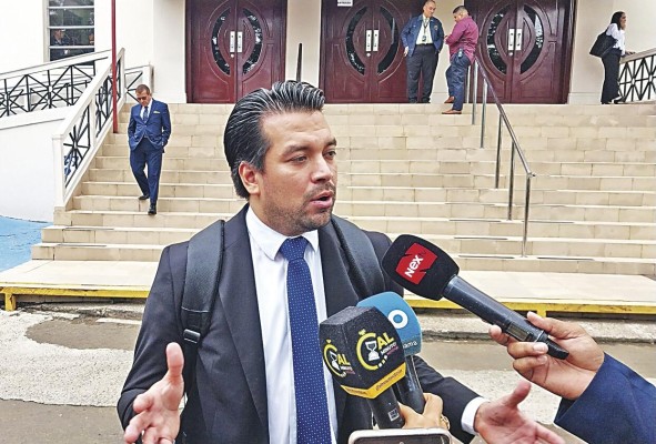Luis Eduardo Camacho, uno de los abogados del expresidente Ricardo Martinelli Luis Eduardo Camacho, uno de los abogados del expresidente Ricardo Martinelli