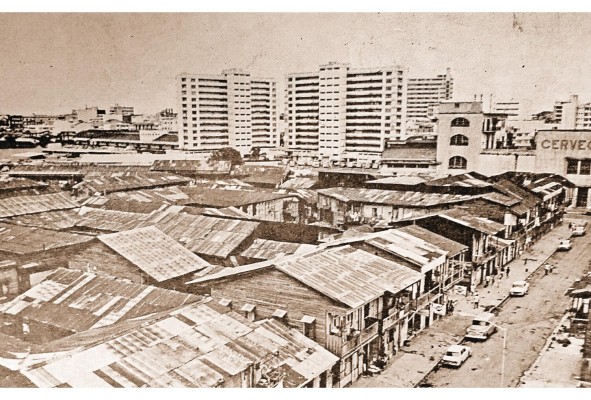 El Marañón a inicios de 1970. Se observan las viviendas de la época de construcción del Canal que serían reemplazadas por los edificios multifamiliares que hay en la actualidad. El Marañón a inicios de 1970. Se observan las viviendas de la época de construcción del Canal que serían reemplazadas por los edificios multifamiliares que hay en la actualidad.