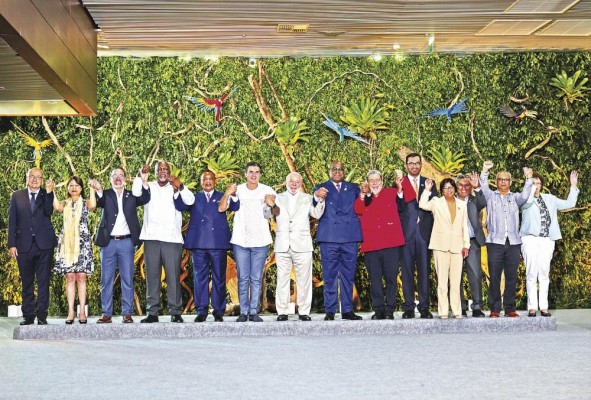 Mandatarios de los países de la Amazonía y representantes de gobiernos africanos se reunieron en Belém, Brasil, para la discutir sobre la preservación de los biomas. Mandatarios de los países de la Amazonía y representantes de gobiernos africanos se reunieron en Belém, Brasil, para la discutir sobre la preservación de los biomas.