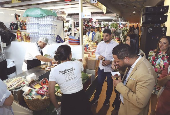 Finalistas de los premios El Buen Tenedor ofrecieron platos realizados con productos del mercado. Finalistas de los premios El Buen Tenedor ofrecieron platos realizados con productos del mercado.