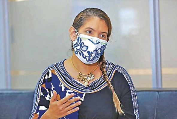 Sandra López Vergès 'Tratamos de proteger a la población, y su comportamiento a veces aumenta el riesgo'. Sandra López Vergès 'Tratamos de proteger a la población, y su comportamiento a veces aumenta el riesgo'.