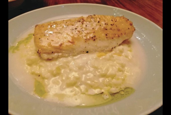 Pesca del día Cédula 3 con risotto al limón Pesca del día Cédula 3 con risotto al limón
