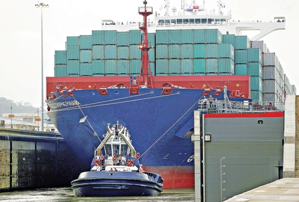 Para el año fiscal 2021, los movimientos portuarios se duplicaron, según información suministrada por el Canal de Panamá. Para el año fiscal 2021, los movimientos portuarios se duplicaron, según información suministrada por el Canal de Panamá.