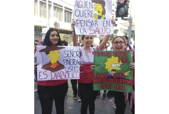 Pancartas en protestas chilenas de 2019. Pancartas en protestas chilenas de 2019.