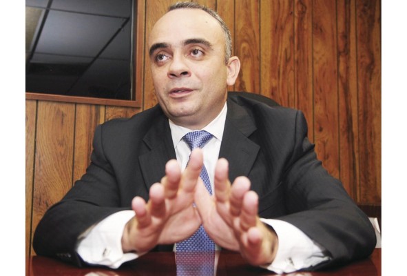 Víctor Luna, nuevo rector de la UMIP. Víctor Luna, nuevo rector de la UMIP.