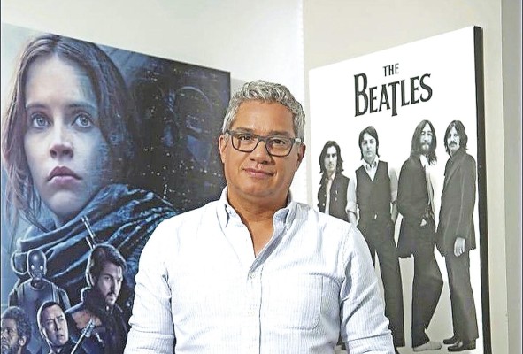 El director venezolano Leonardo Aranguibel ha contribuido en diversas series internacionales y 'La peste del insomnio' es su primer cortometraje colectivo. El director venezolano Leonardo Aranguibel ha contribuido en diversas series internacionales y 'La peste del insomnio' es su primer cortometraje colectivo.